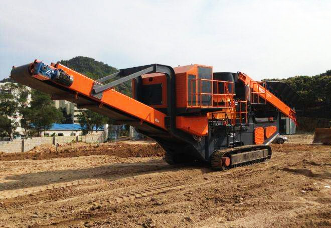 Crawler type mobile cone crusher