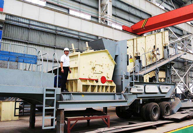 Wheel mobile crushing and screening plant