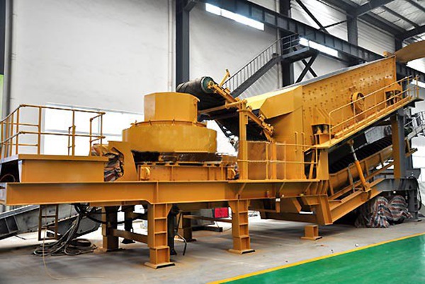 Mobile vertical shaft impact crusher